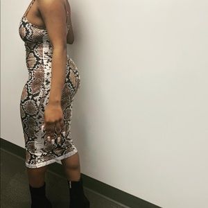 Snake Print Sleevless Dress